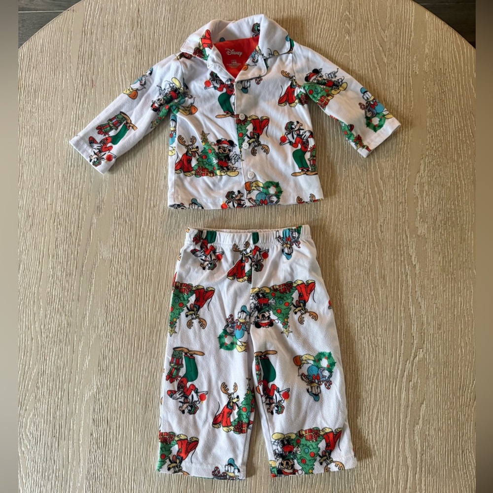 AME Disney Mickey Mouse Holiday Long Pajama Set, 18 months.